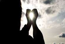 湖边垂柳的唯美句子，湖边垂柳的唯美句子图片